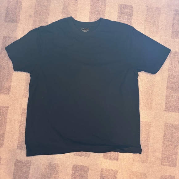 L.L. Bean Classic Black Tee for Men Size Large - Picture 1 of 3